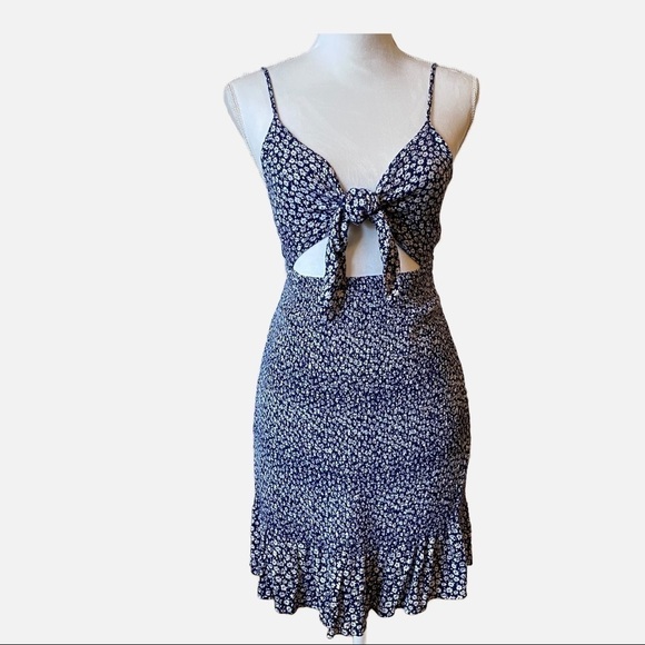 Ocean Drive Mini Floral Smocked Cutout Dress Medium NWT - Picture 8 of 8